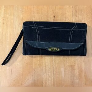 Keen Division Wrist Wallet